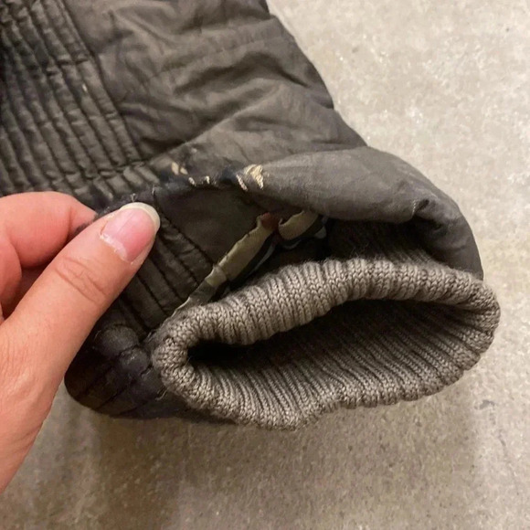 Authentic Burberry  winter coat with fur hood - Picture 11 of 13